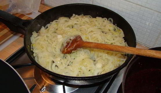 печень птицы в ягодном соусе