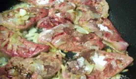 печень свиная тушеная