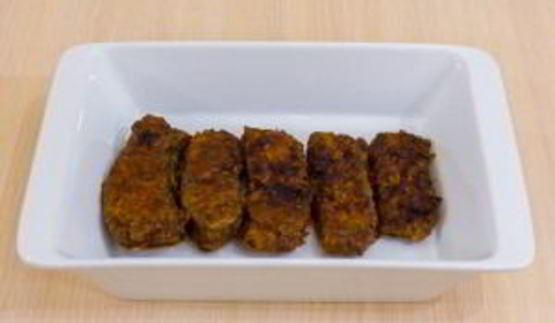 печень, запеченная с помидорами и луком под сыром