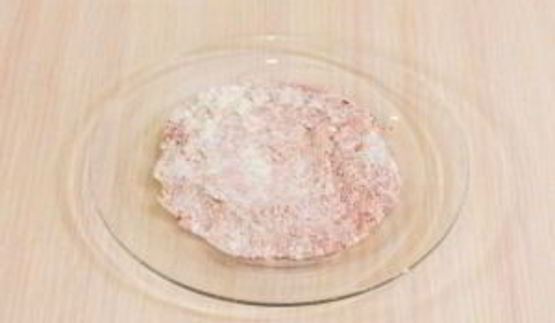 печень, запеченная с помидорами и луком под сыром