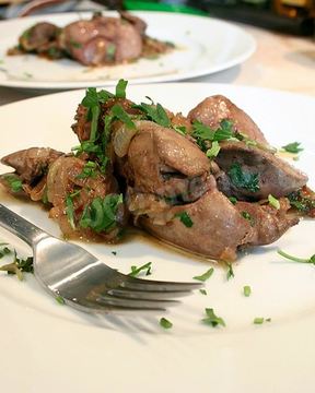 Утиная печень с луком