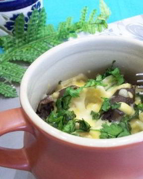 Пельмени с вешенками в горшочках в микроволновке