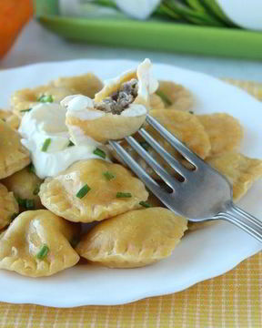 Пельмешки из тыквенного теста