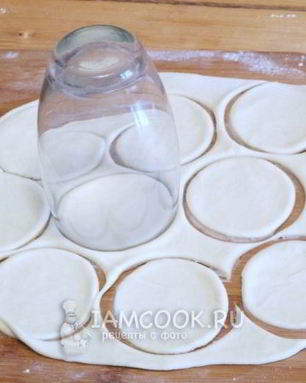 Тесто для пельменей на молоке и сметане