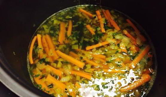 куриные бедра тушенные в плове из дикого риса