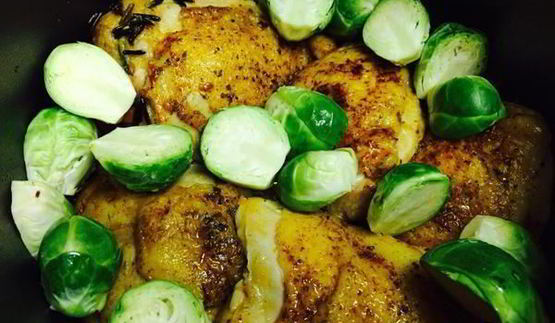 куриные бедра тушенные в плове из дикого риса