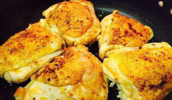 куриные бедра тушенные в плове из дикого риса