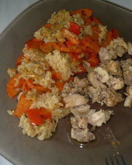 Рецепт паэльи с красным перцем и морковью, куриные бедра с паприкой