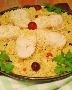 Плов из индейки с вишней и изюмом