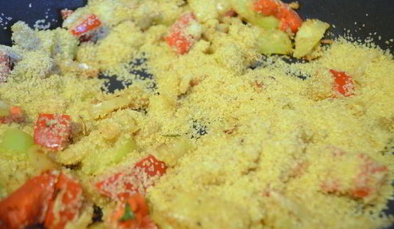 плов из кус-куса и куриного филе в восточном стиле