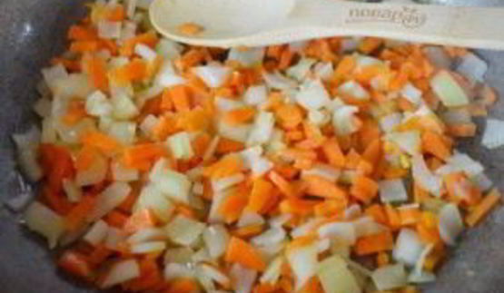 плов на сковороде со свининой