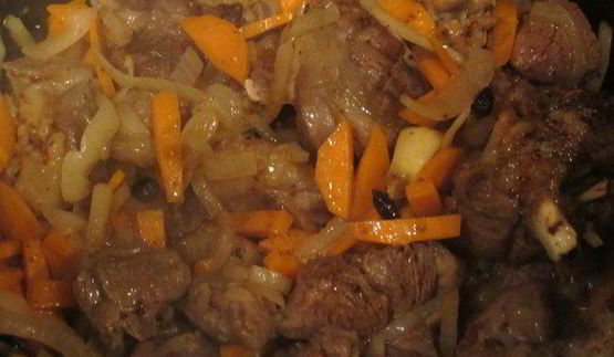 плов с бараниной и сухофруктами