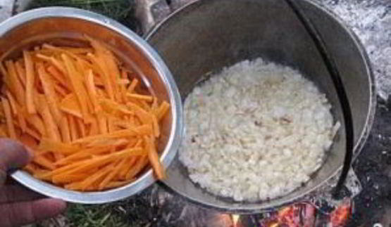 плов с тушенкой