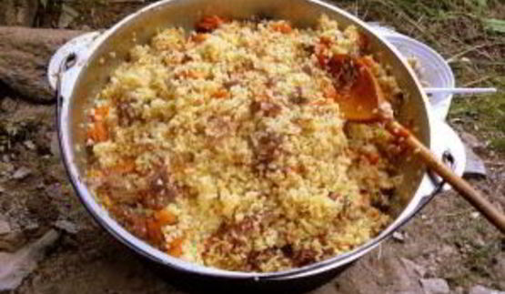 плов с тушенкой