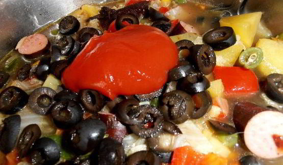 ароматное рагу с колбасками