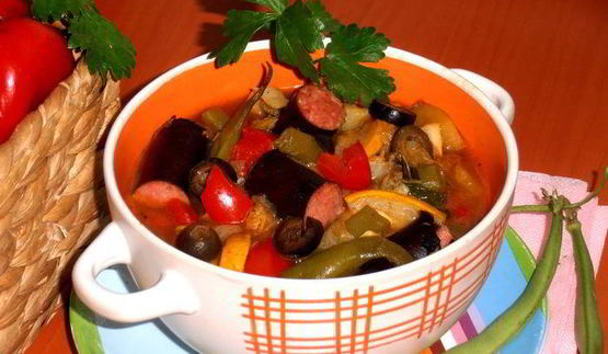 ароматное рагу с колбасками