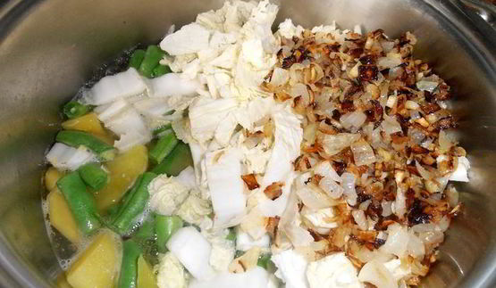 ароматное рагу с колбасками