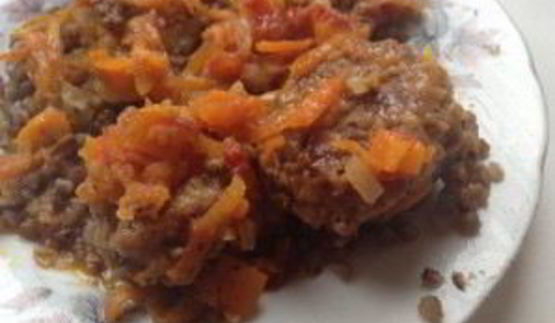 фрикадельки с овощным рагу