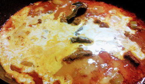 говяжье рагу в томатно-сливочном соусе