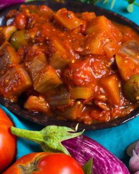 Капоната с помидорами в собственном соку