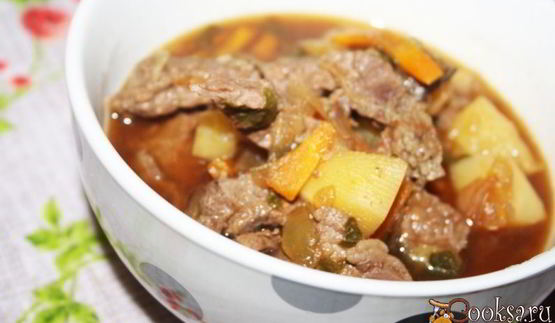 летнее рагу с говядиной и печеными овощами с ароматом дымка