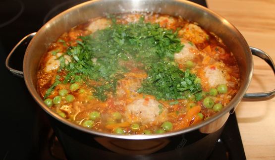 овощное рагу с фрикадельками