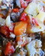 Овощное рагу с тушенкой