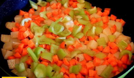 овощное рагу с тушеной курицей кабачками и картошкой