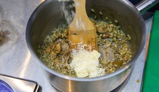 ризотто с белыми грибами и трюфельной пастой