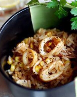 Ризотто с кальмарами и кукурузой