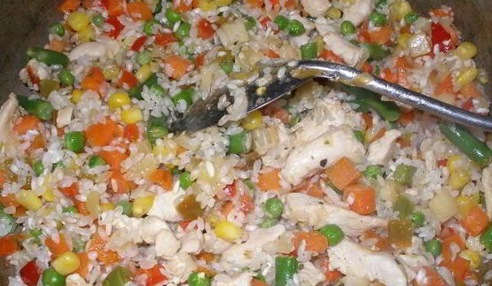 ризотто с курицей и замороженными овощами