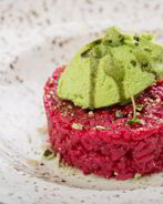 Розовый ризотто с горошком