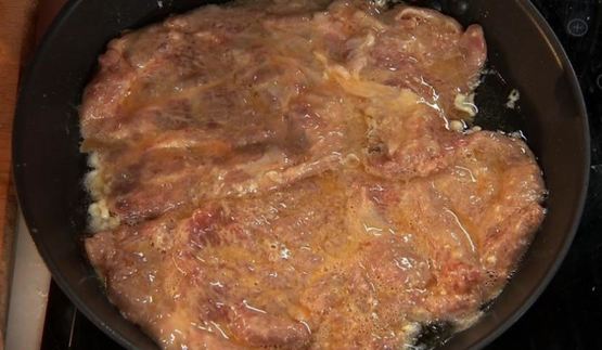 свиная отбивная с ризотто и яблочным чатни