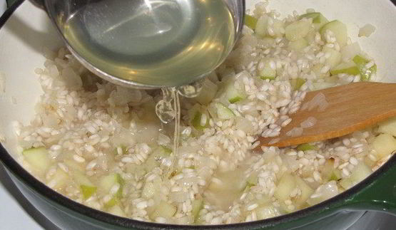 яблочное ризотто с копченым лососем