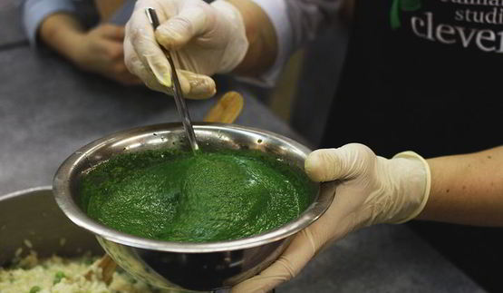 зеленое ризотто со скумбрией