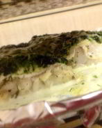 Филе белой рыбы, запеченное со шпинатом