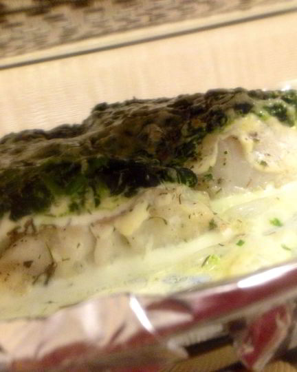 Рецепт филе белой рыбы, запеченное со шпинатом