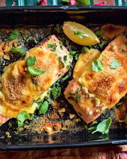 Рецепт форели в хрустящей корочке с моцареллой и базиликом