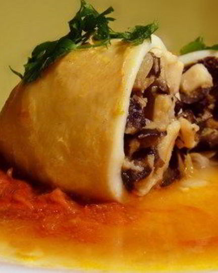 Рецепт кальмаров с грибами, запеченные под сыром