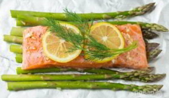 красная рыба в фольге с лимоном