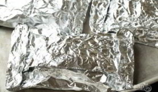 красная рыба в фольге с лимоном