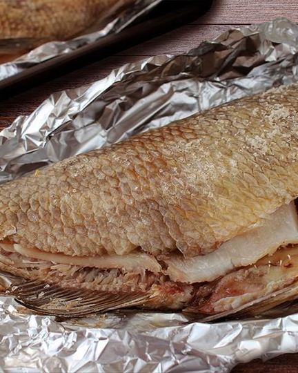 Рецепт леща в духовке в чешуе запеченный