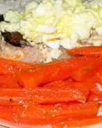 Отварная рыба под сливочно-яичным соусом