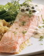 Отварная семга под пикантным соусом