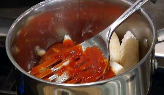 палтус с зеленым горошком в ананасовом соусе