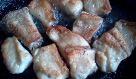 щука под луково-чесночным соусом