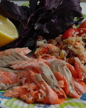 Семга на гриле, фаршированная рисом