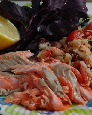 Семга на гриле, фаршированная рисом