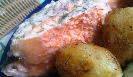 запеченная форель в кефирном маринаде