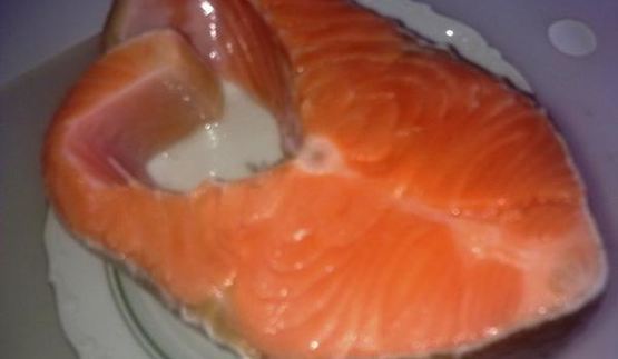 запеченная форель в кефирном маринаде